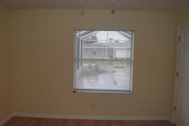 Building Photo - 1118 Apple Terrace