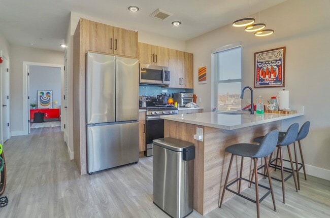 Building Photo - 212 70th St