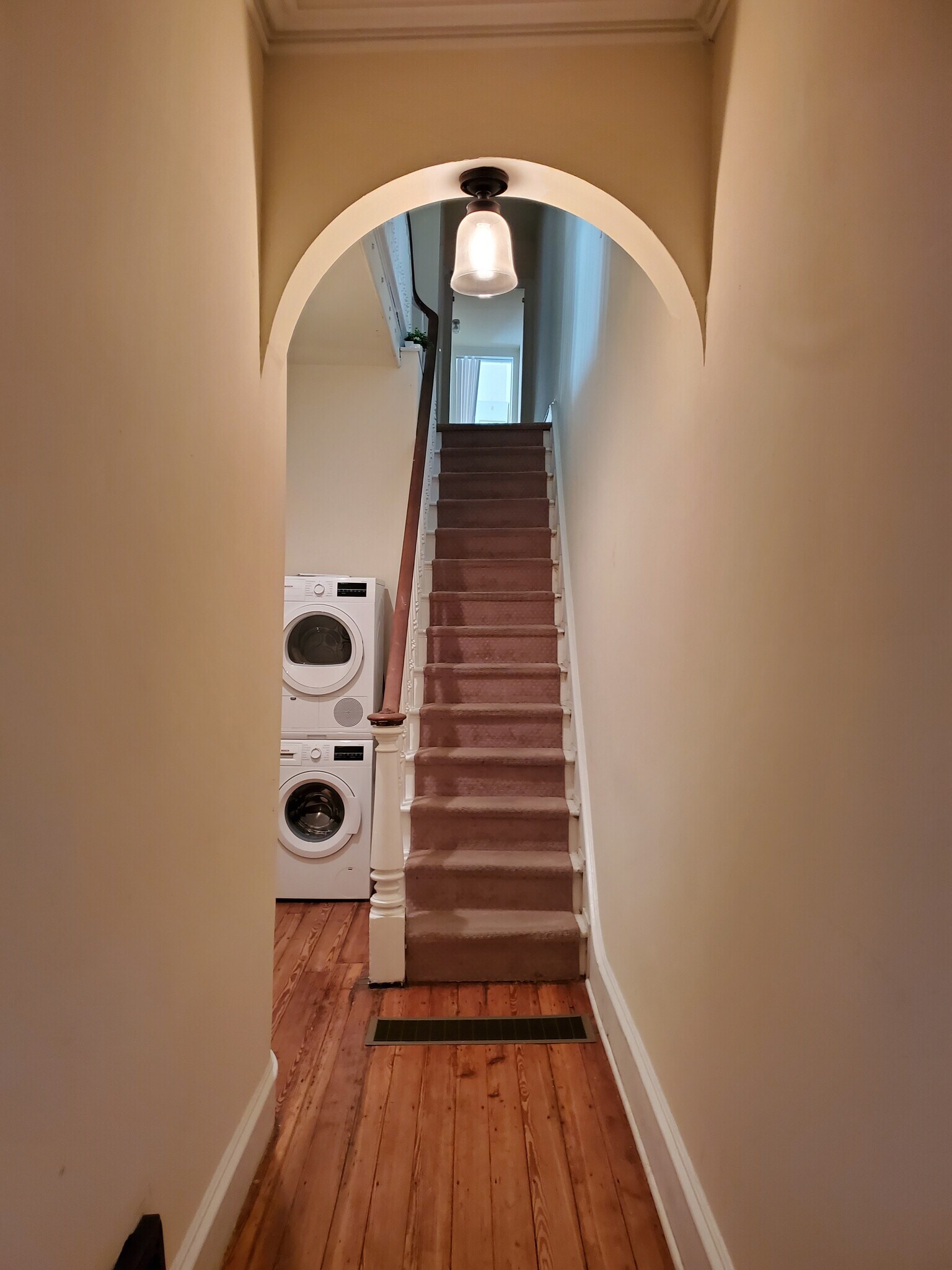 EntryWay - 313 N 37th St