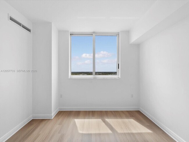 Building Photo - 1745 E Hallandale Beach Blvd
