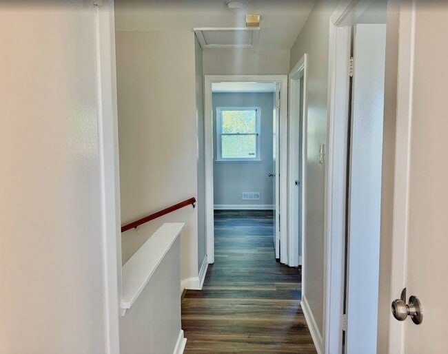 Building Photo - 4740 Vancouver Rd