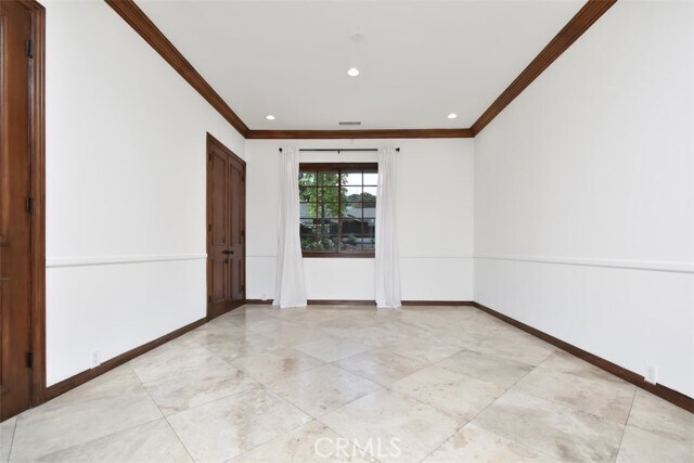 Building Photo - 3358 Red Rose Dr
