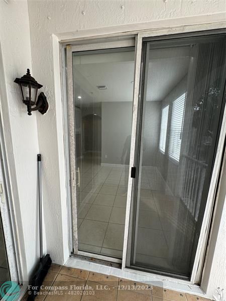 Building Photo - 4425 SW 160th Ave