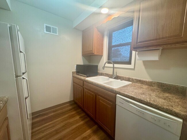 Building Photo - 4125 L St