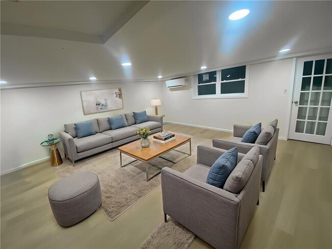 Building Photo - 2611 Batchelder St