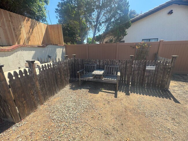 Building Photo - Spacious 4-Bedroom Home on Expansive Lot i...