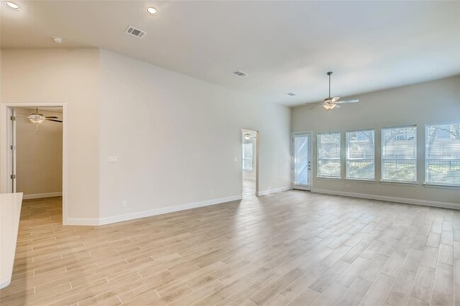 Building Photo - 601 C-Bar Ranch Trl