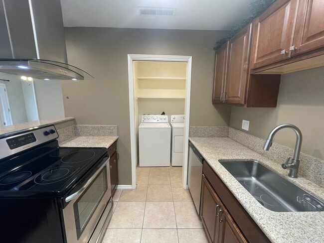 Building Photo - 2 bedroom single story with attached 2 car garage!