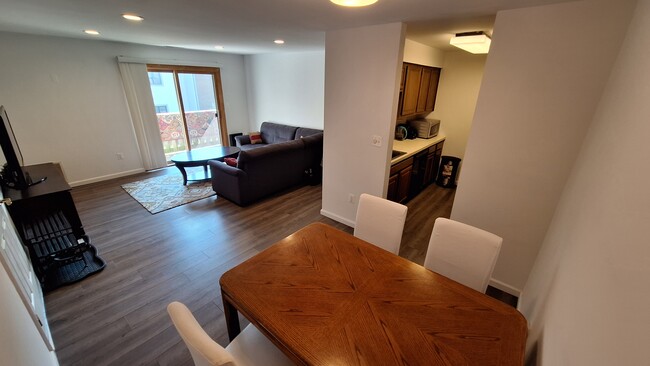 Dining Room - 1015 Ravens Crest Dr