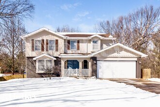 Building Photo - 9 Cedar Glen Ct