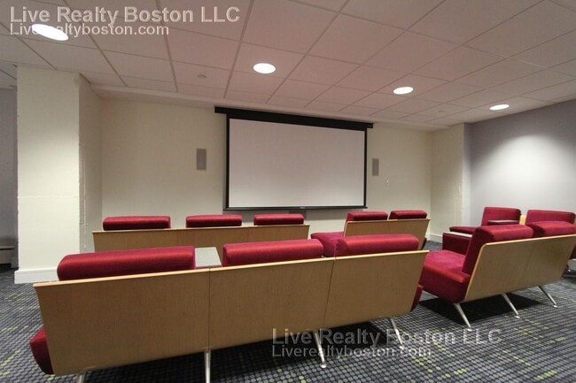 Building Photo - 185 Freeman St