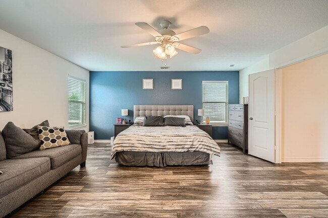 Building Photo - First time rental!