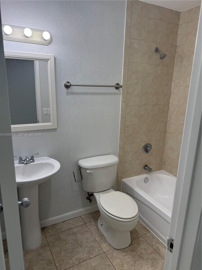 Building Photo - 7600 NW 38th Ct