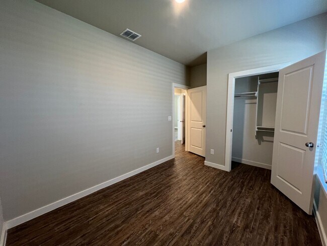 Building Photo - Stylish and Modern 3-Bedroom Duplex for Re...