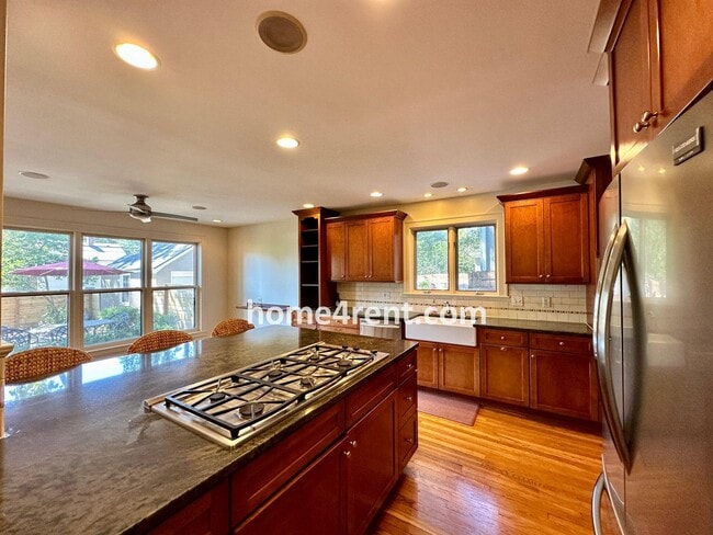 Building Photo - Charming Dutch Colonial in Brookside w/ an Updated Kitchen, Wood Floors, Fenced Yard and a Finish...