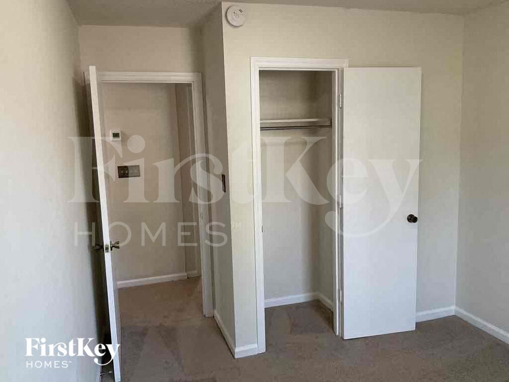 Building Photo - 7938 Lindfield Ct