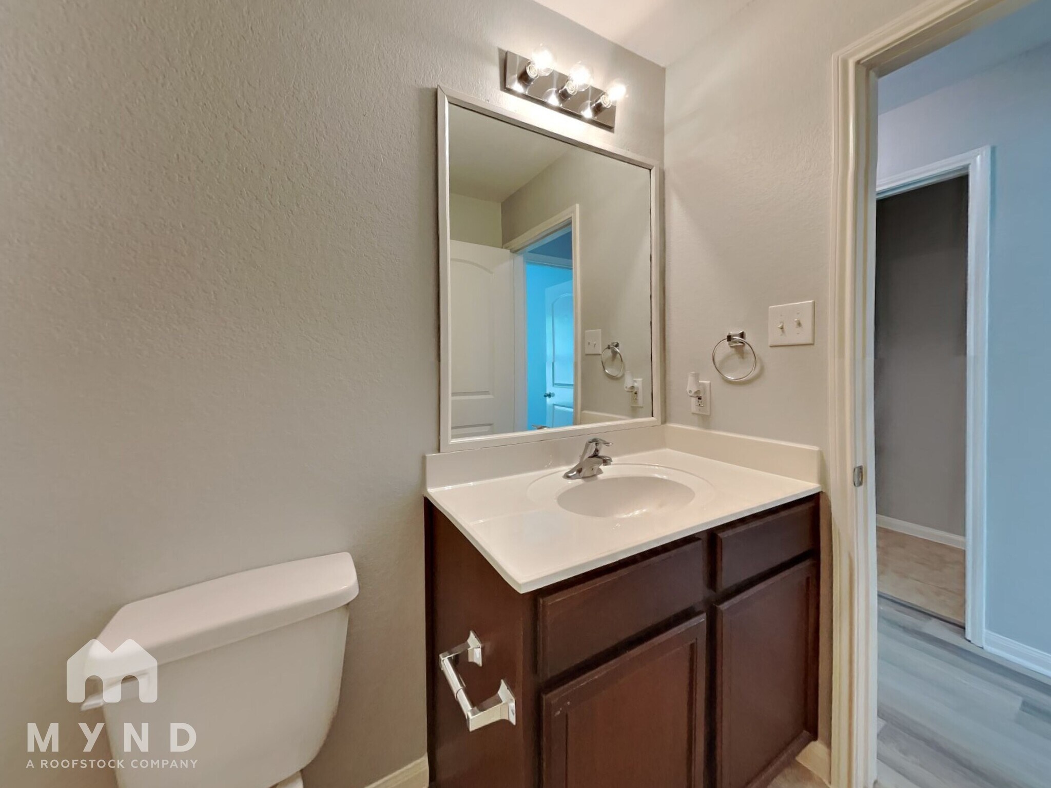 Building Photo - 5622 Rainbow Rd.