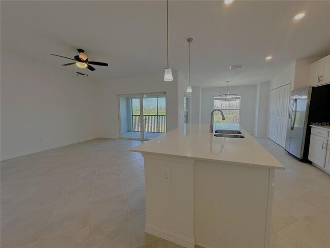 Building Photo - 14271 Heritage Landing Blvd