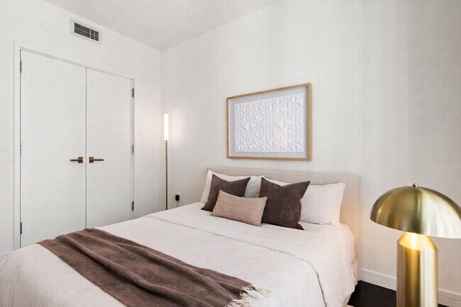 Building Photo - 150 Seaport Blvd