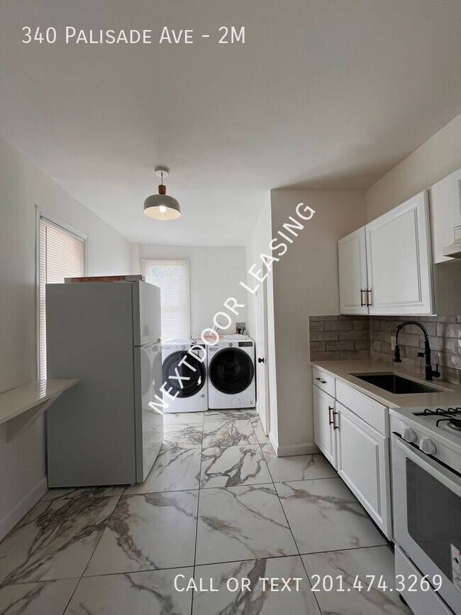 Primary Photo - 340 Palisade Ave