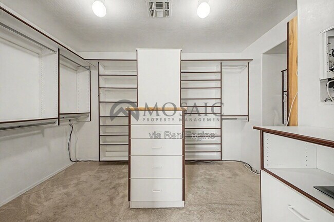 Building Photo - 2172 W Enfield Way