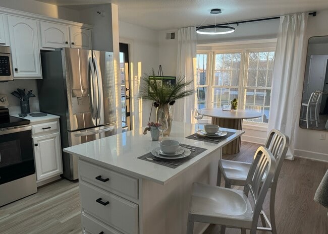 Building Photo - 209 W Jefferson St