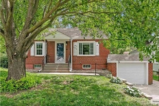 Building Photo - 921 McLaughlin Cir