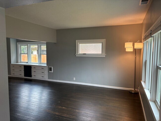 Building Photo - Spacious 3-Bedroom Craftsman Home with Solar Savings and Fully Fenced Yard