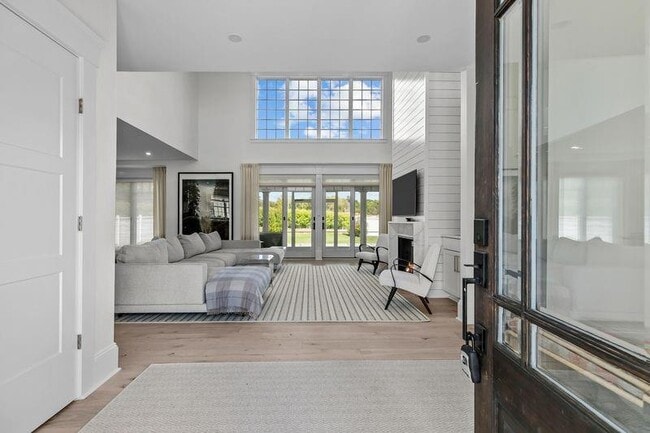 Building Photo - 45 Carnegie Abbey Ln