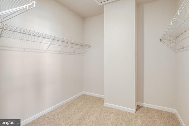 Building Photo - 421 Ensemble Wy