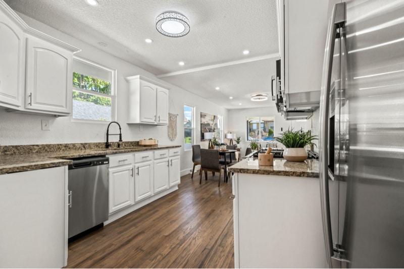 Building Photo - 1557 W Dakota Ave