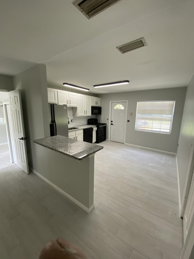 Building Photo - 2461 Quail Ave