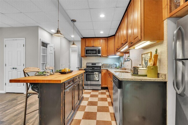 Building Photo - 22 Lauro Ridge Ct