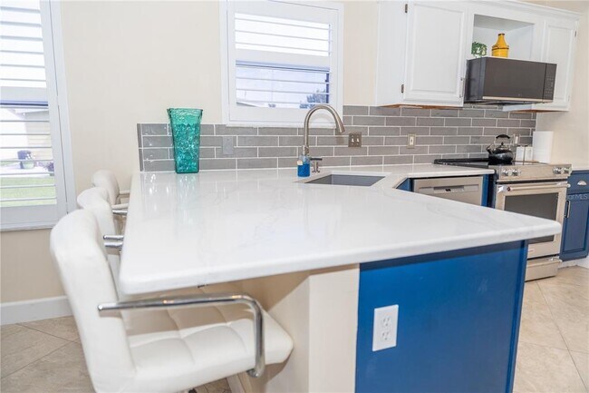 Building Photo - 714 Bay Hill Ct