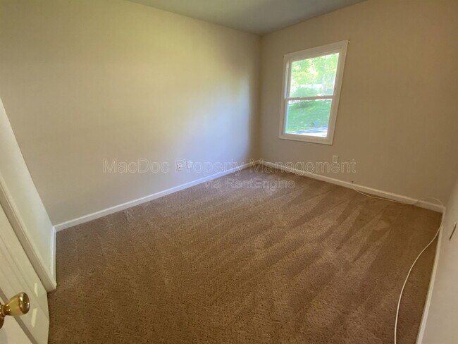 Building Photo - 6022 Battlefield Green Dr