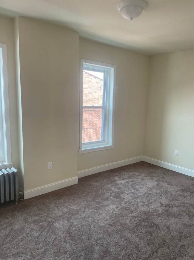 Building Photo - Large beautiful Home waiting for you