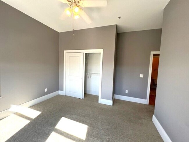 Building Photo - 2BR/2FULL BATH! Down Town Wilmington ''The Weldon'', an art deco Brooklyn Arts district.