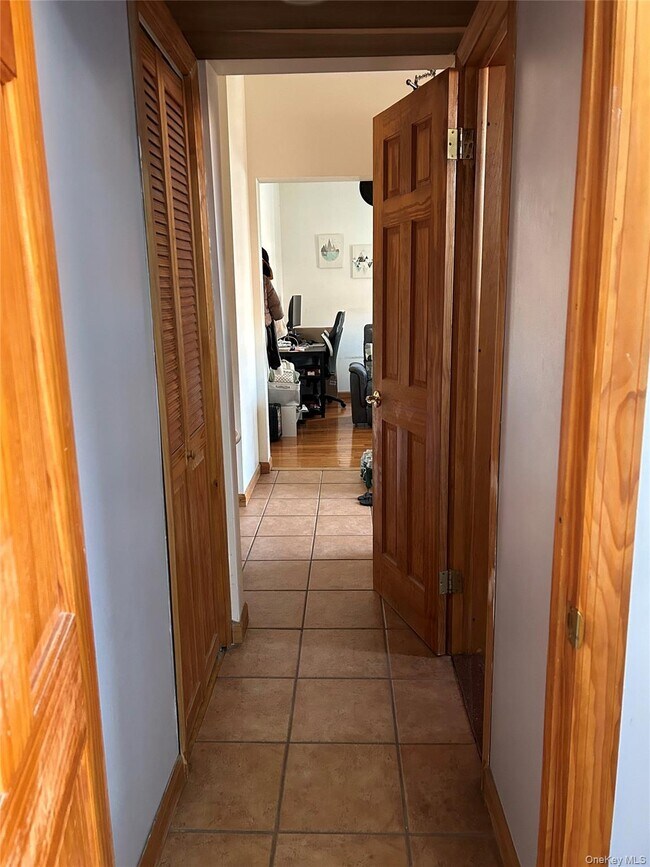 Building Photo - 31-05-31-33 33rd St