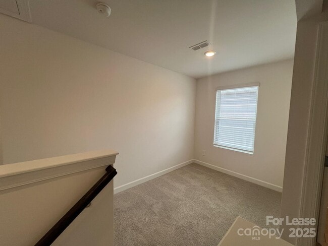 Building Photo - 1241 30th St Ln NE