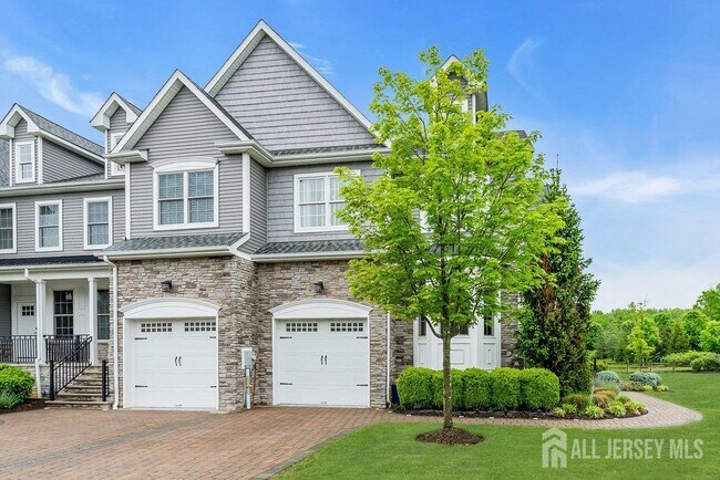 Building Photo - 47 McCormick Ave N