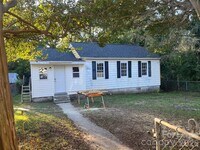 Building Photo - 4723 Linden St
