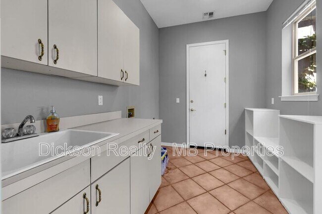 Building Photo - 4440 Juniper Trail