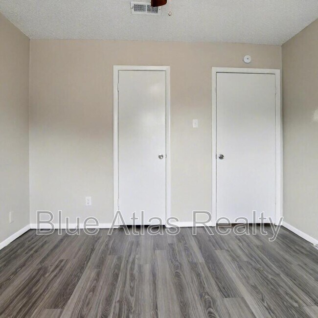 Building Photo - 6537 Meadowview Ln