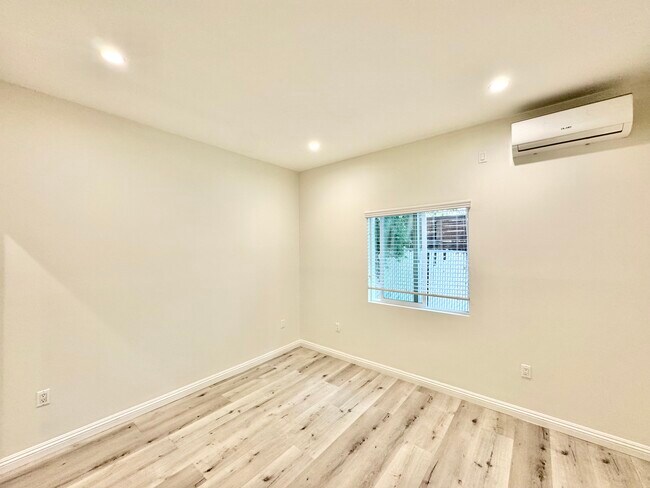 Building Photo - 420 S Citrus Ave