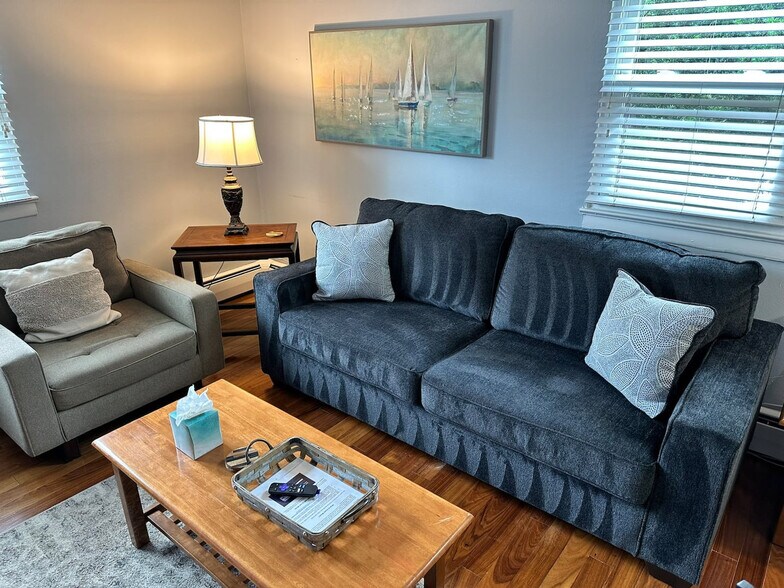 Building Photo - 100 Hampden Ave