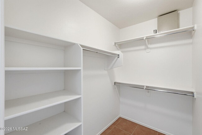 Building Photo - 8435 E Bowline Rd