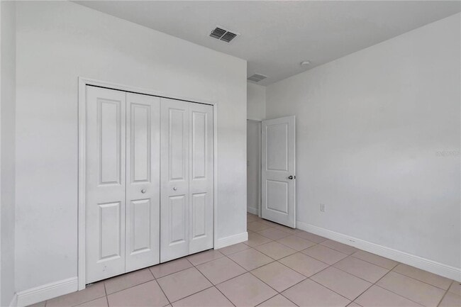 Building Photo - 118 Marion Oaks Dr