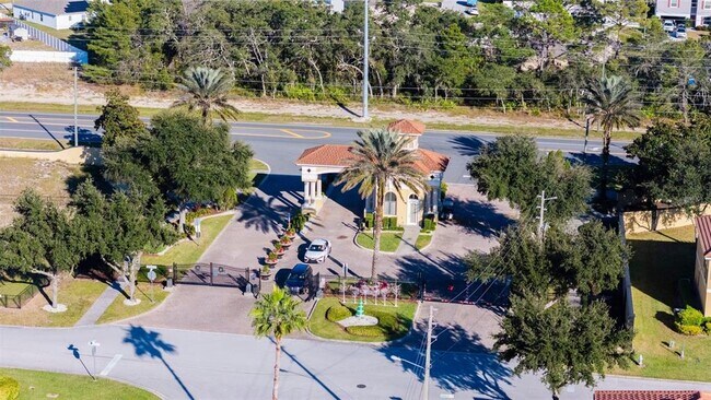 Building Photo - 1736 Pacific Rd