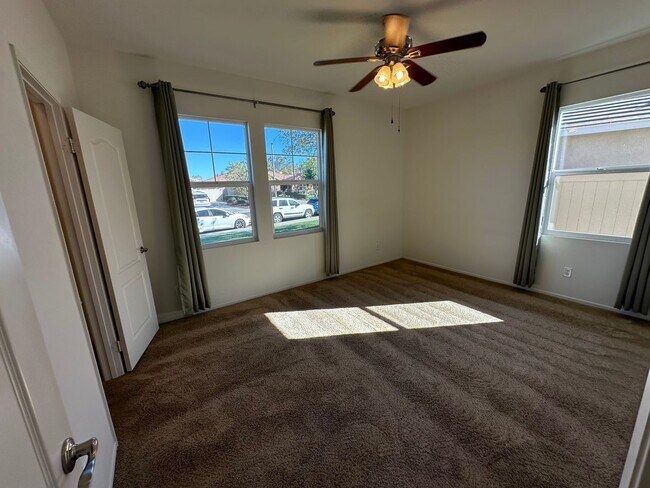 Building Photo - 4-Bed 2-Ba  Single-Story in Menifee – $3,400/mo