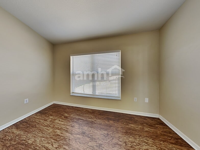 Building Photo - 10527 Juliano Dr